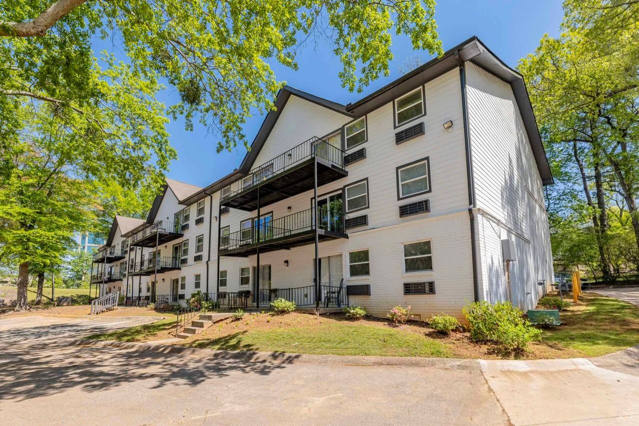 Modern Living in the Heart of Northlake - Photo 4 of 50