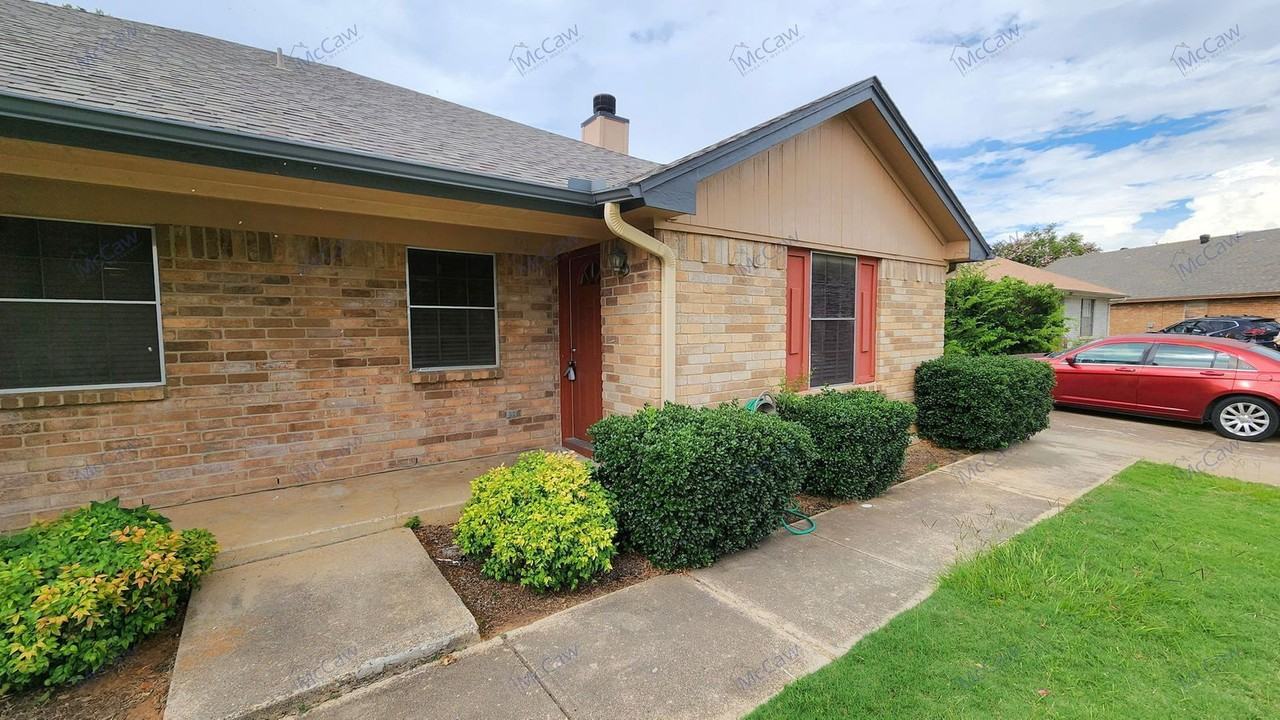 7763 Sable Ln - Photo 3 of 32