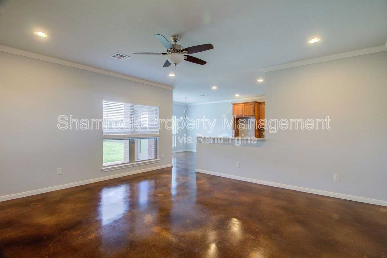 5400 Copper Mountain Dr - Photo 3 of 21