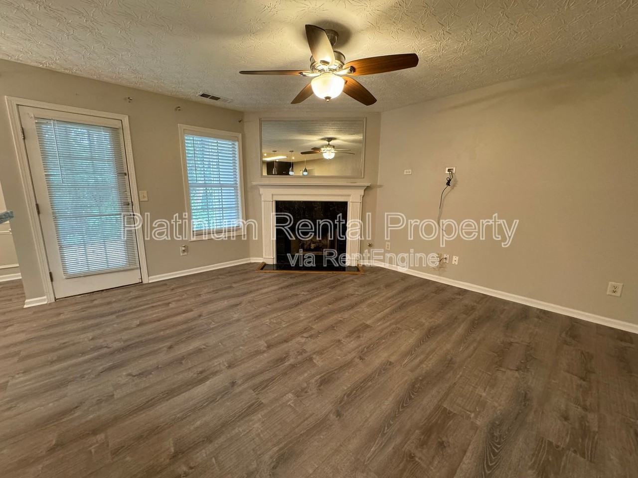 1823 Broadway St - Photo 5 of 34