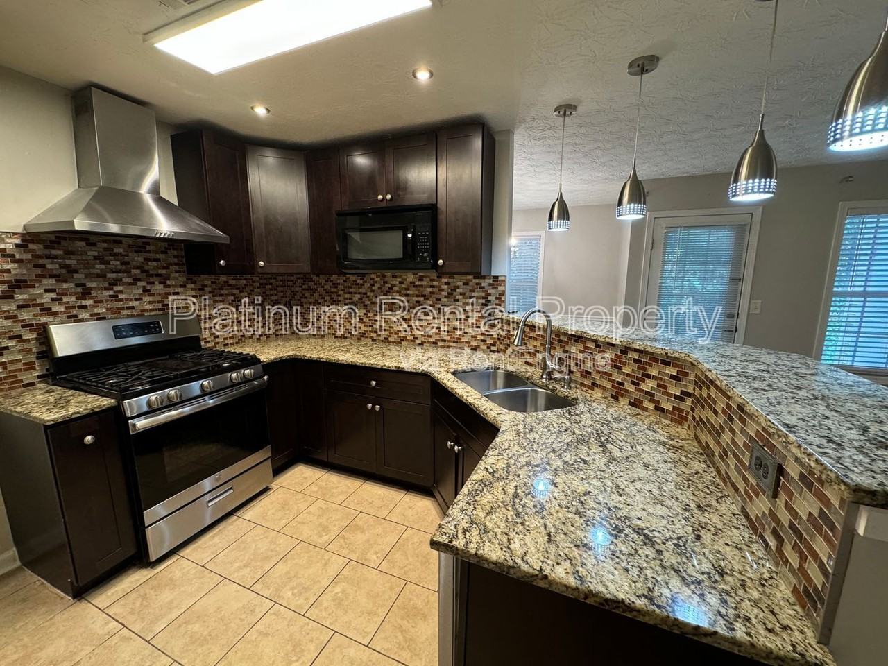 1823 Broadway St - Photo 7 of 34