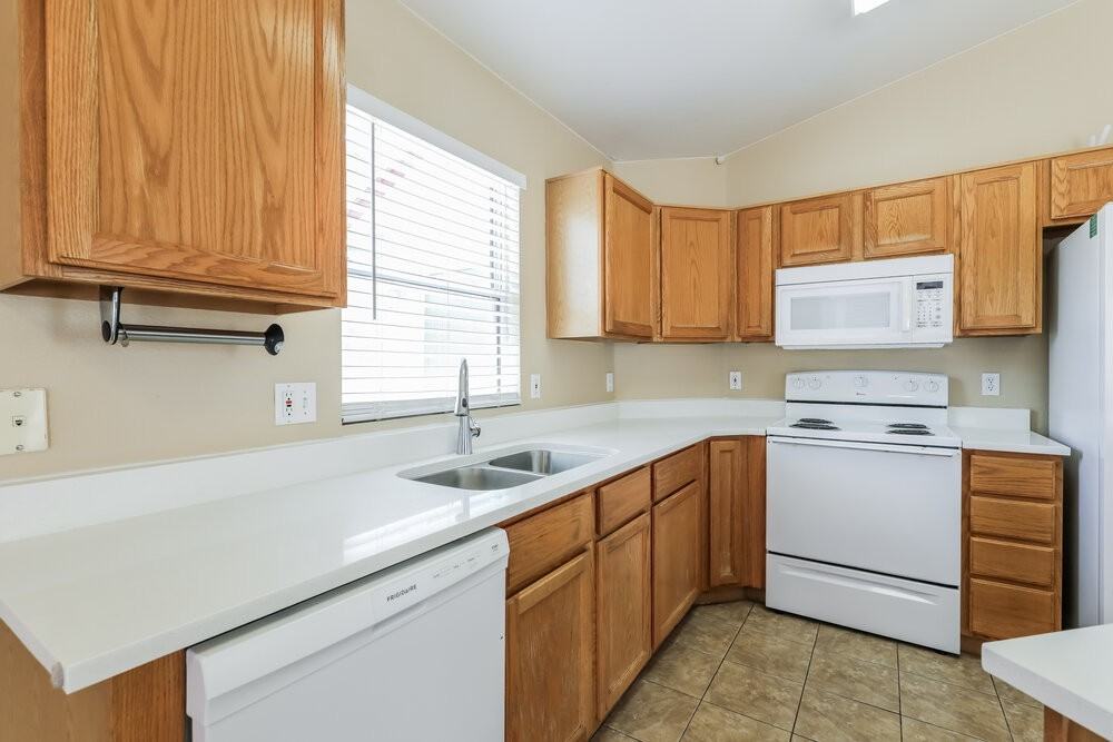 9151 E Autumn Sage St - Photo 7 of 16