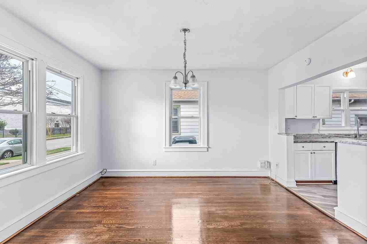 629 31st St - Photo 2 of 11