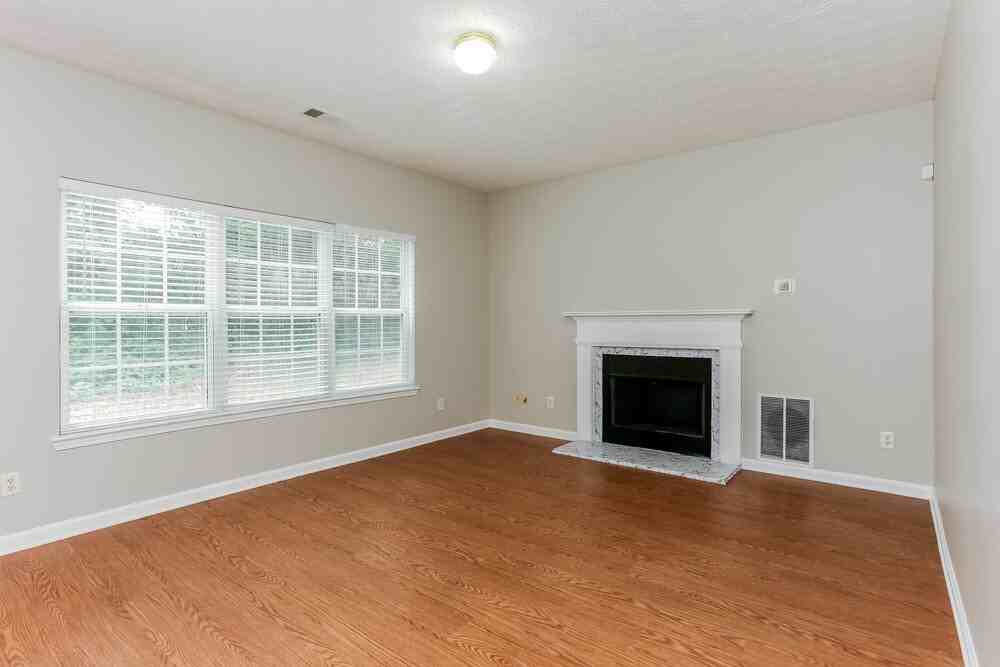 7470 Royale Ct - Photo 4 of 17