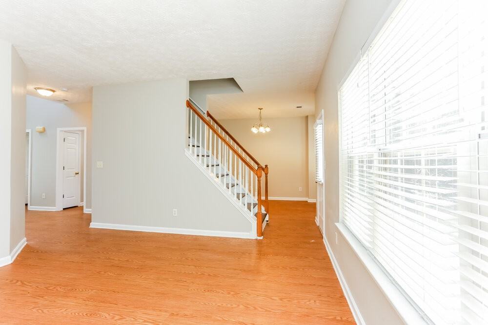 7470 Royale Ct - Photo 5 of 17