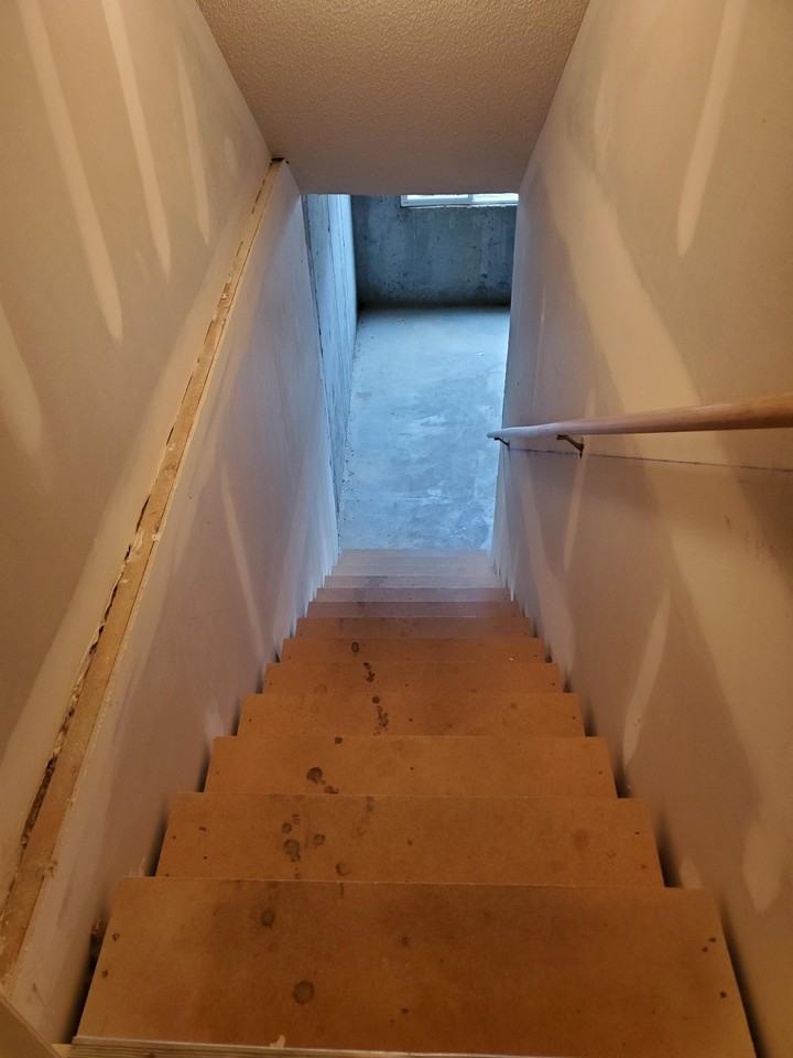 425D Hawthorne Blvd #2 - Photo 4 of 14