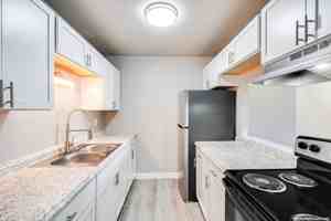 featured image of 420 Sullivan St