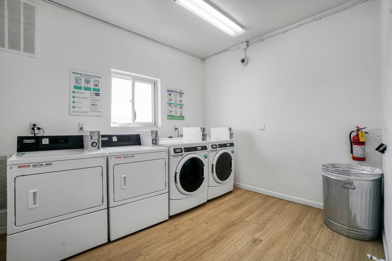 Highland Villa Apartments - Photo 6 of 28