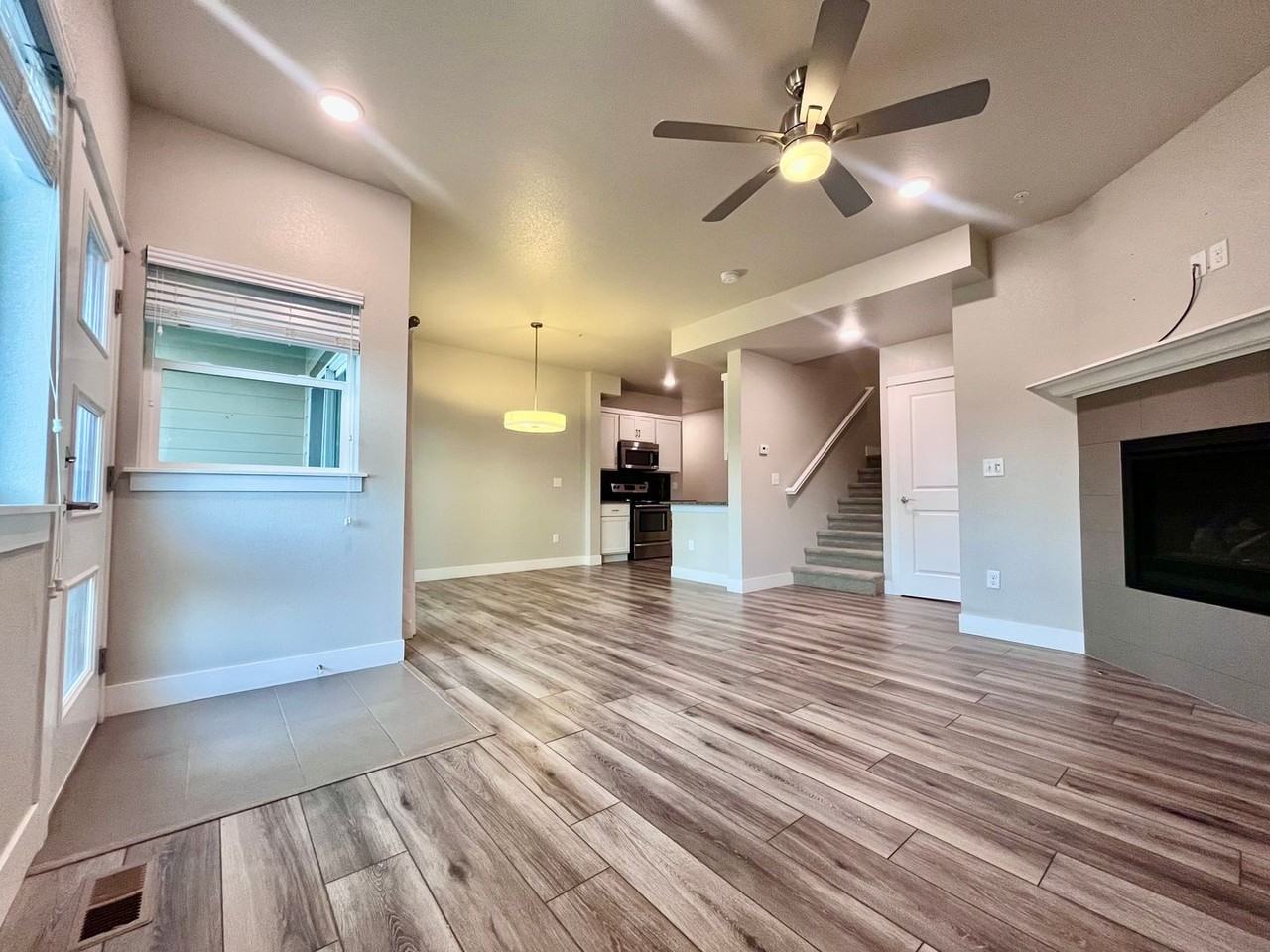 2608 Kansas Dr - Photo 2 of 21