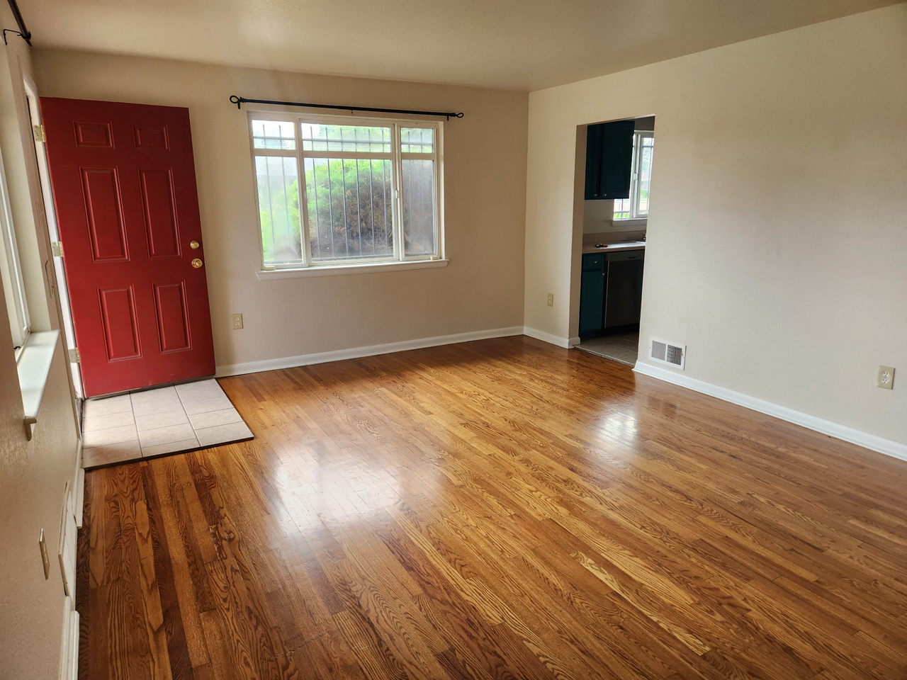 5457 E 36th Ave - Photo 2 of 12