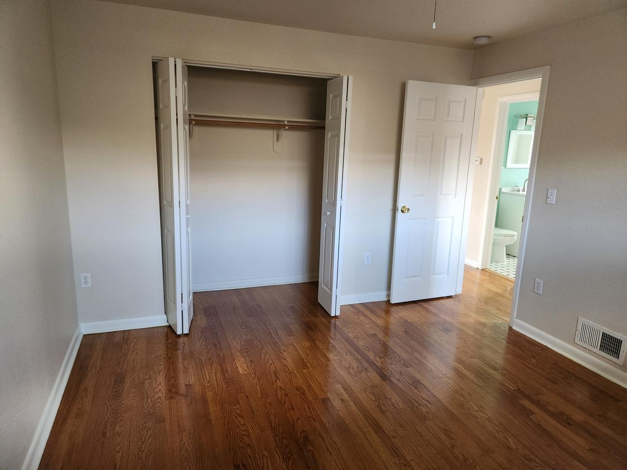 5457 E 36th Ave - Photo 7 of 12