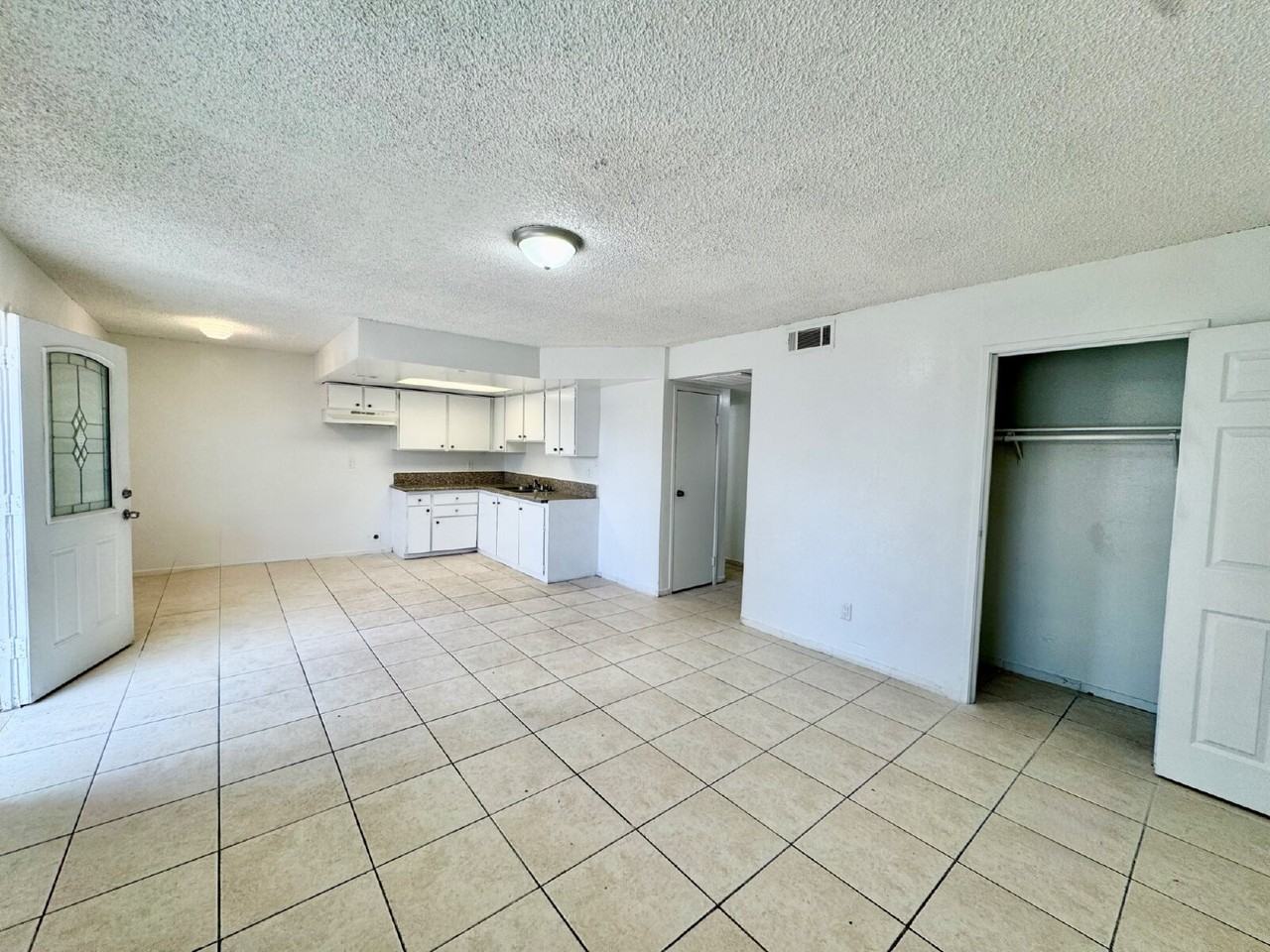 3427 E Cheyenne Ave #B - Photo 3 of 29