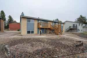 featured image of 4930 King Arthur Way Apt C #Apt C