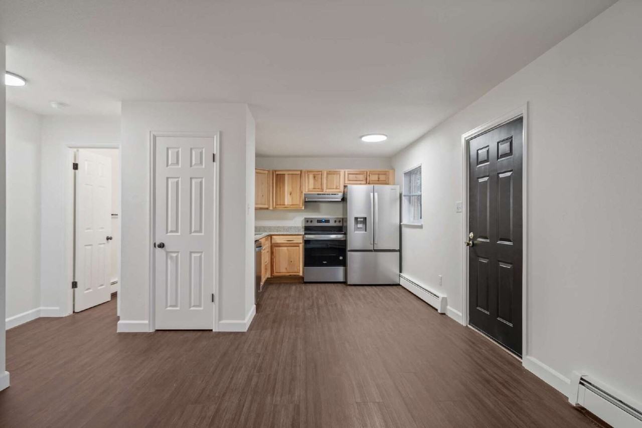 4930 King Arthur Way Apt C - Photo 7 of 16