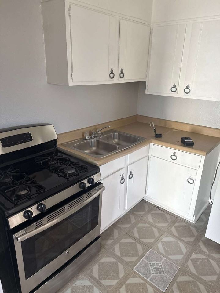 347 Ware Blvd Apt 1 - Photo 2 of 5