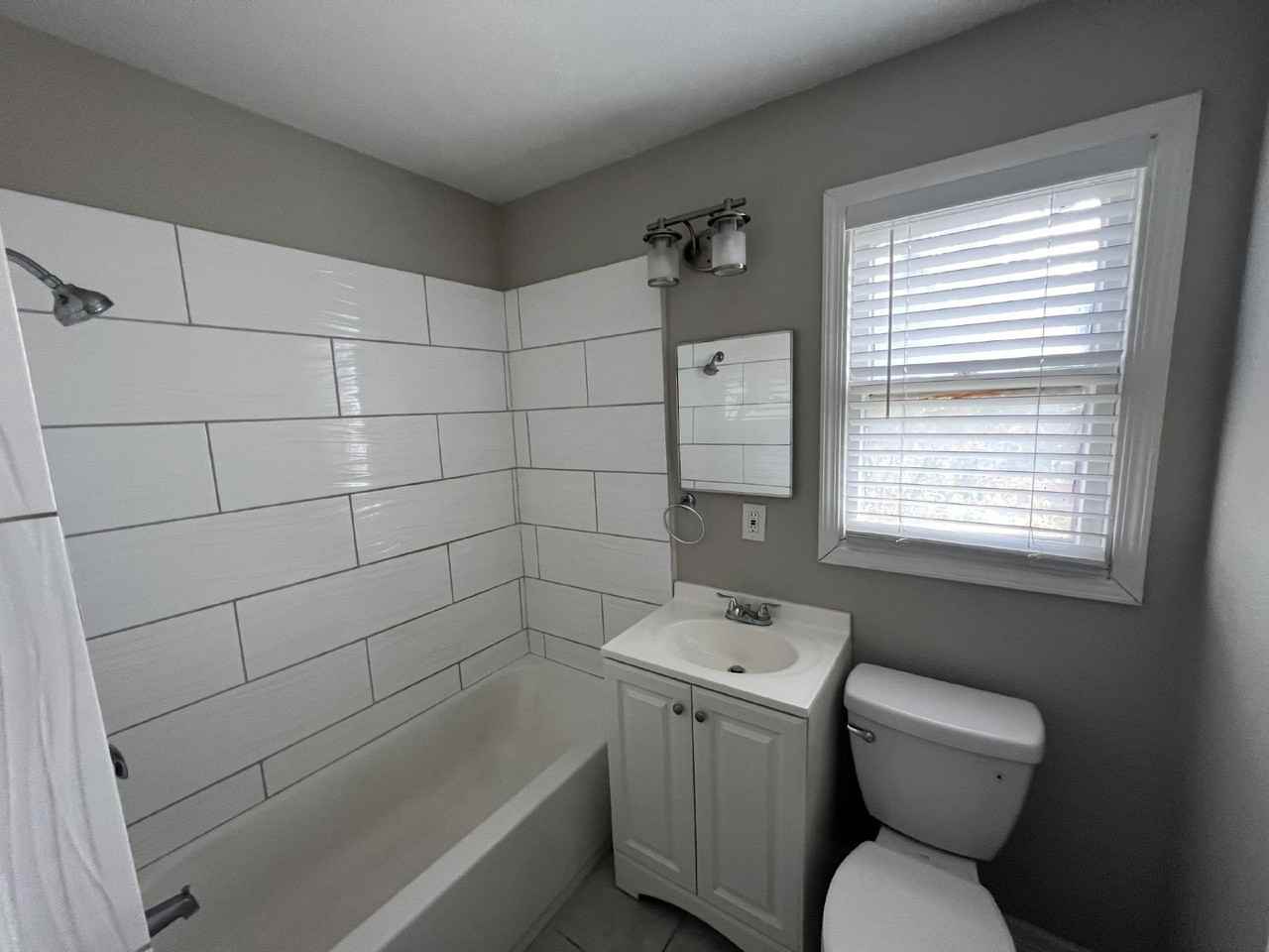 103 Thomas Jefferson Dr Apt 2 - Photo 3 of 22