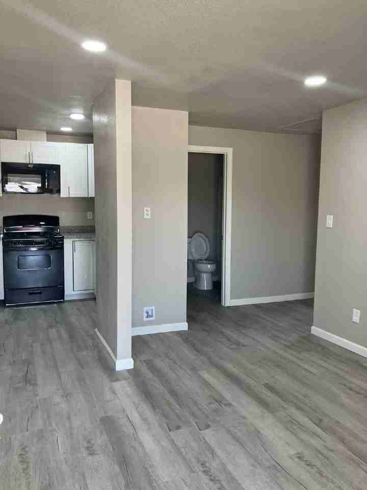 1855 D St - Photo 6 of 7