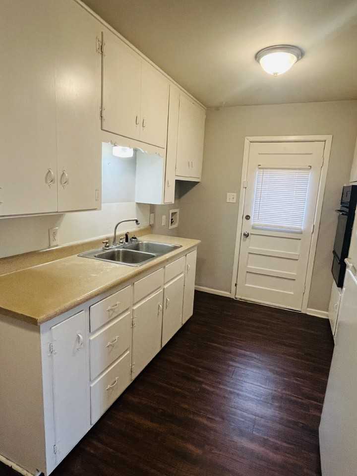 3511 35th St #B - Photo 6 of 16