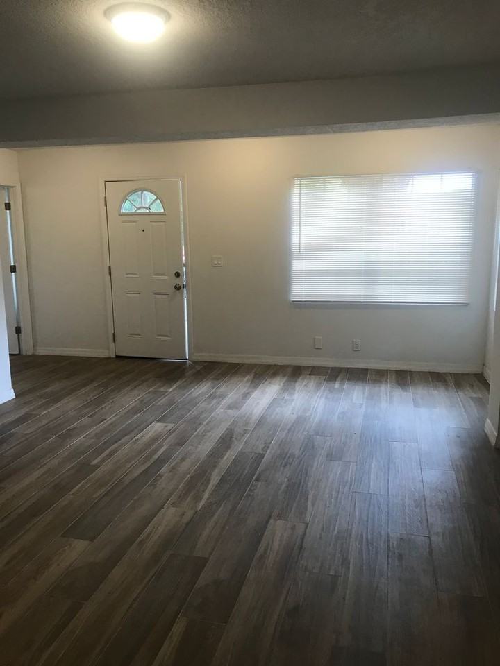 517 517 E Livingston UnitA - Photo 2 of 14