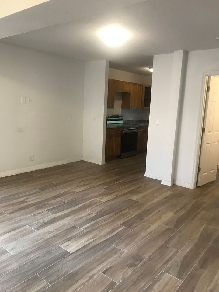 517 517 E Livingston UnitA - Photo 3 of 14