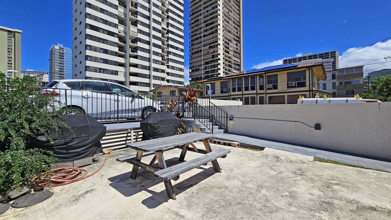 1571 Piikoi St #1405 - Photo 6 of 13