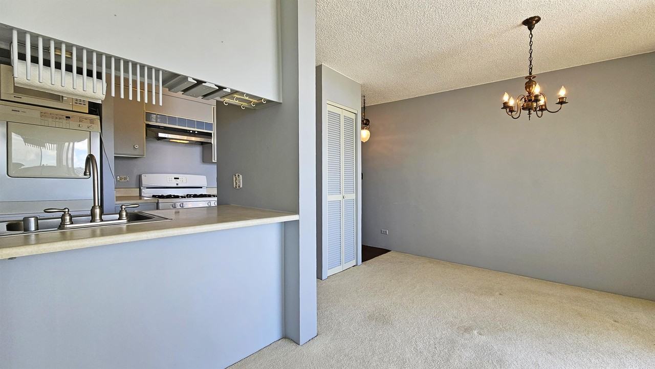 1571 Piikoi St #1405 - Photo 7 of 13