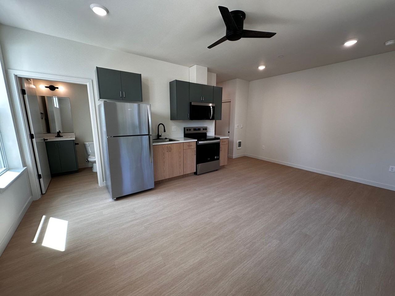 Waller St. Apt. - Photo 2 of 15