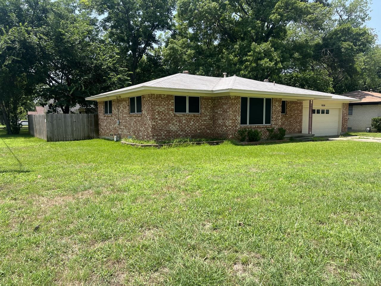 1506 Elizabeth St #NA - Photo 2 of 11