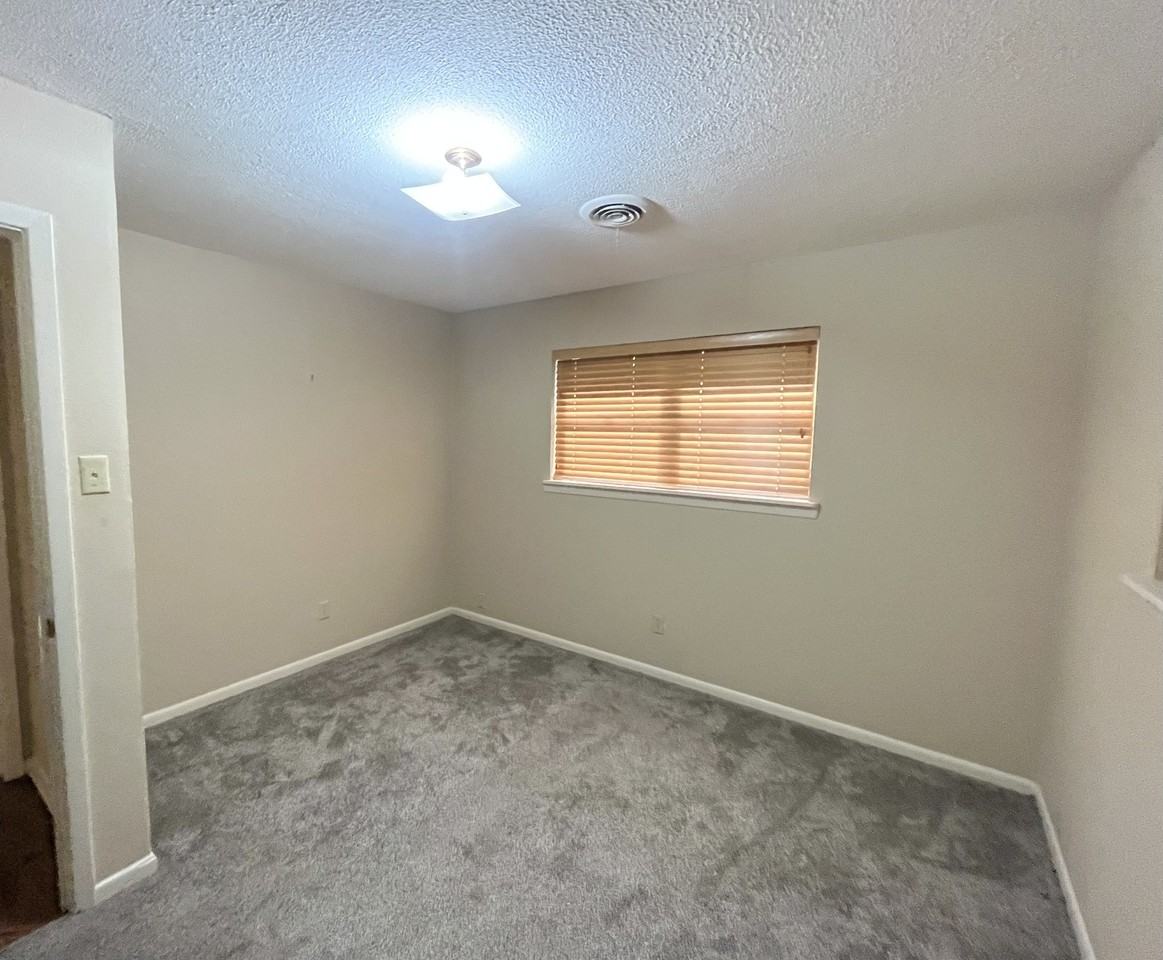 1506 Elizabeth St #NA - Photo 7 of 11