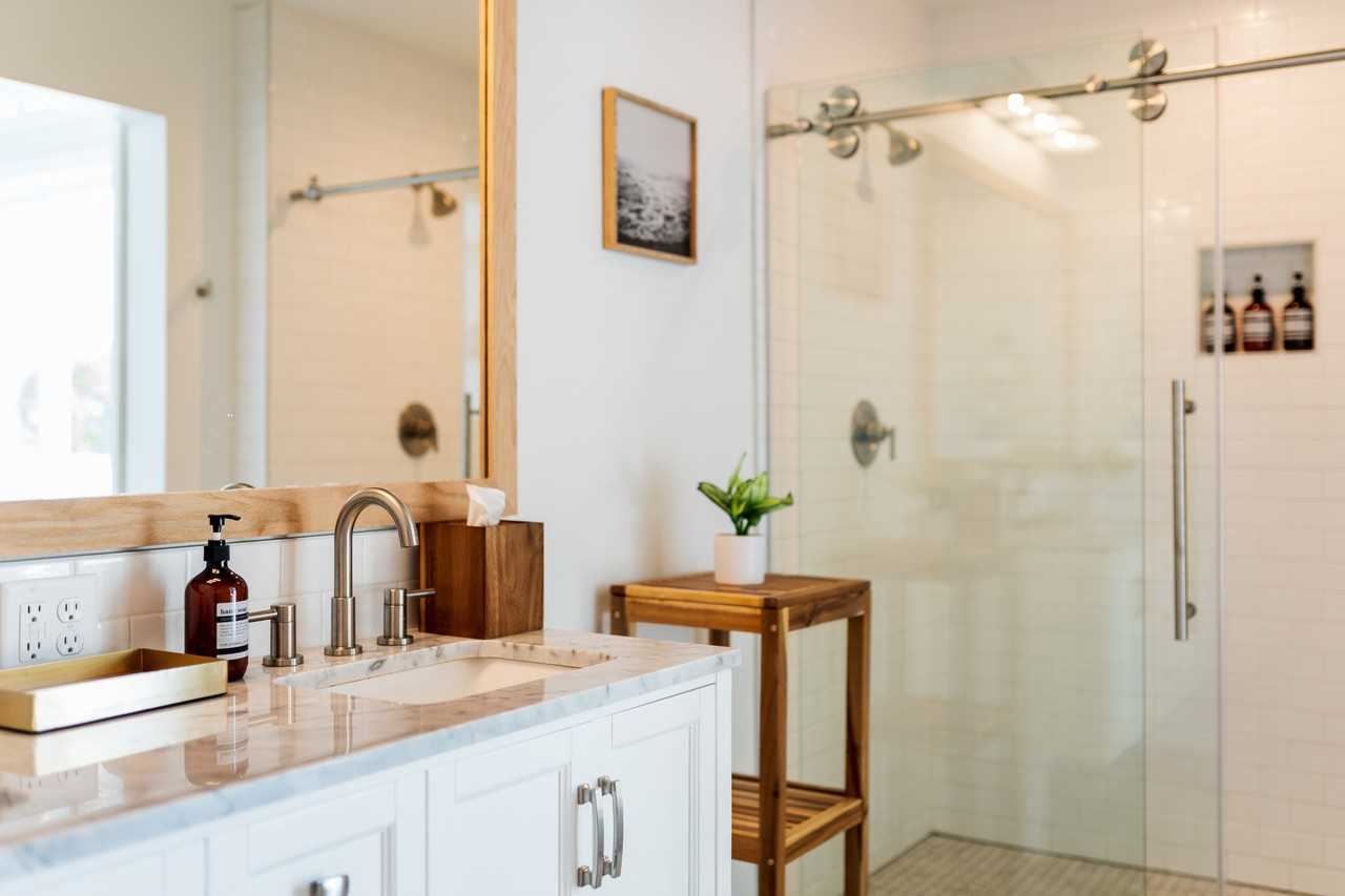 823 Orondo Ave #C - Photo 3 of 16