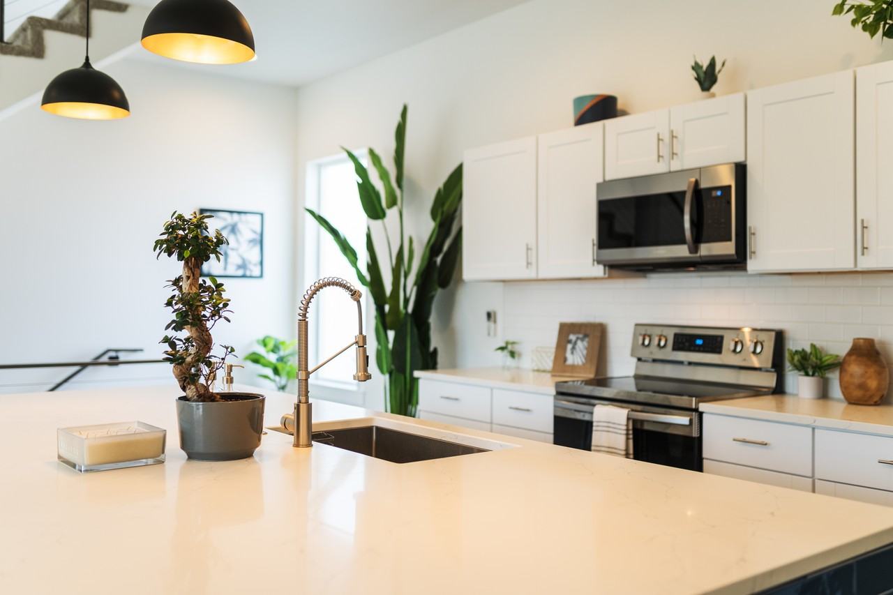 823 Orondo Ave #C - Photo 5 of 16