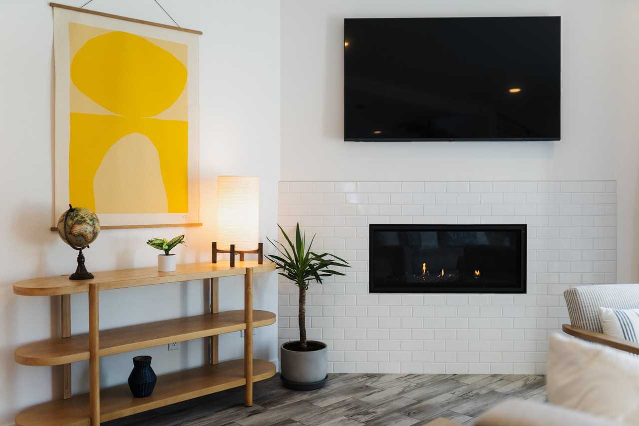 823 Orondo Ave #C - Photo 6 of 16