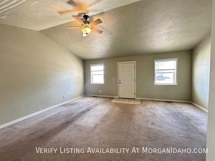 10224 W Maymie Rd - Photo 2 of 9