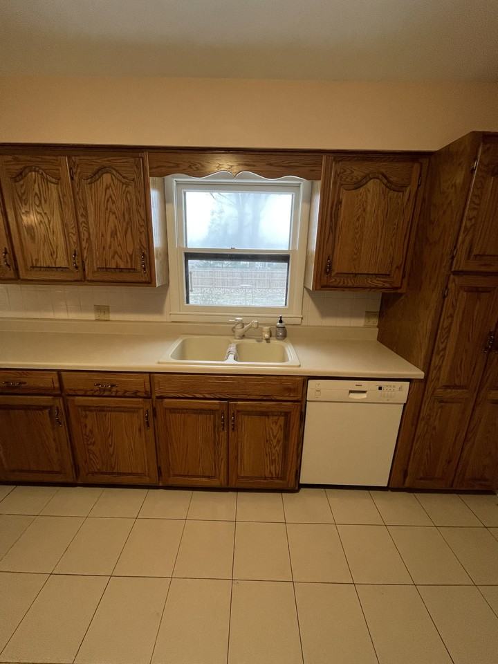 1003 Sunset Dr #NA - Photo 6 of 24