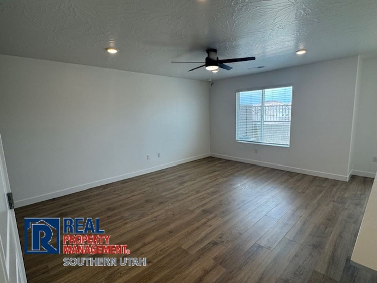1664 S Forbidding Way - Photo 4 of 34