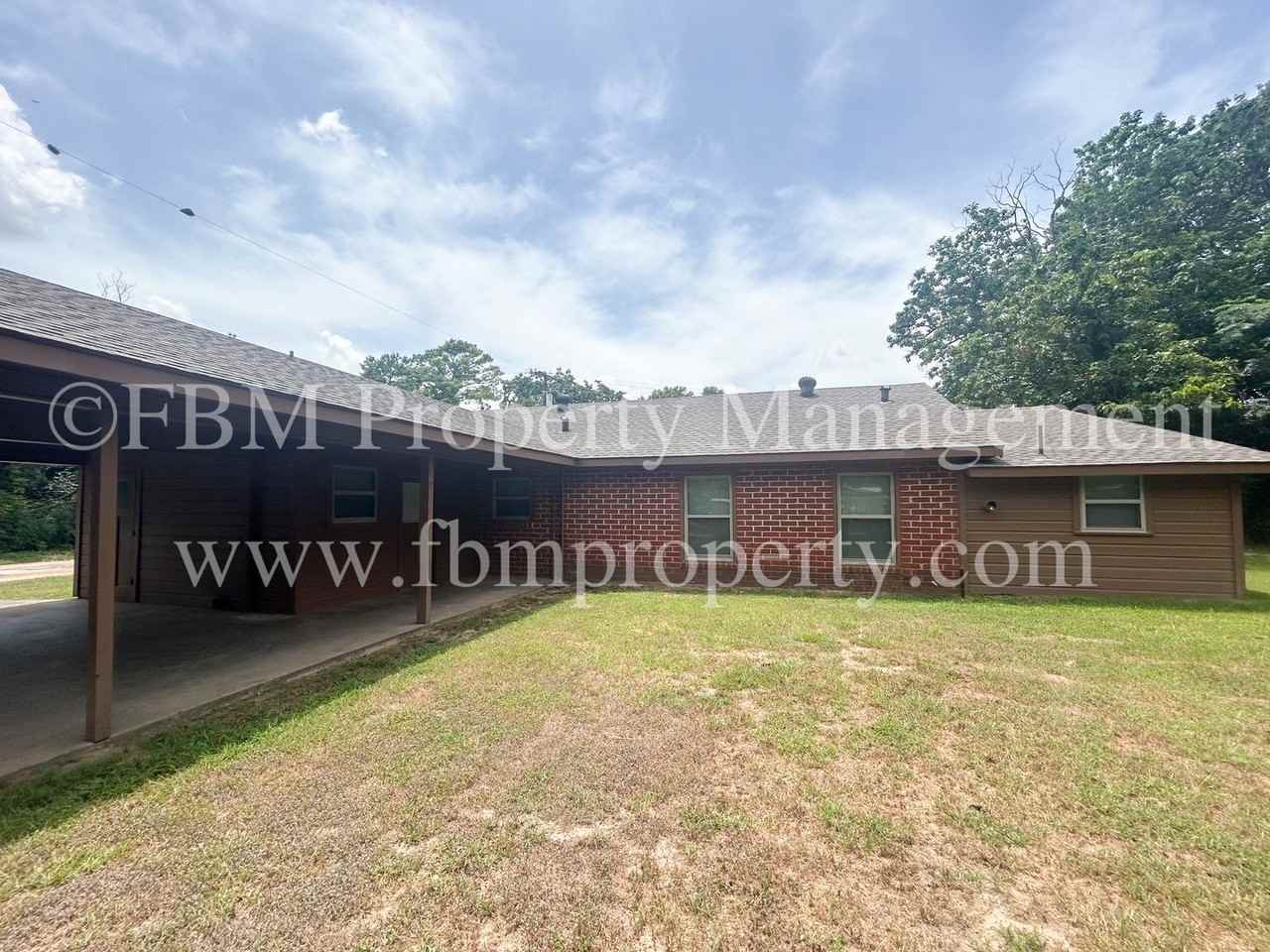 319 Mcentire Rd - Photo 3 of 27