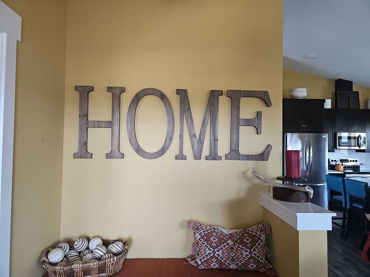 1040 Se Greenleaf Ln - Photo 2 of 10