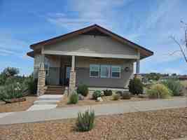 featured image of 1040 Se Greenleaf Ln