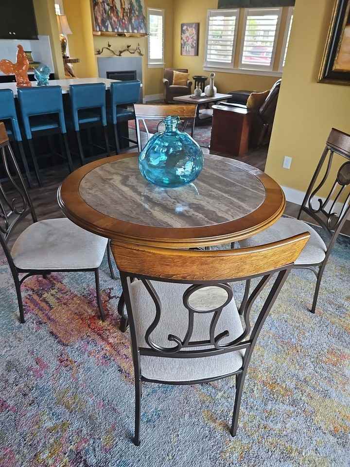 1040 Se Greenleaf Ln - Photo 5 of 10