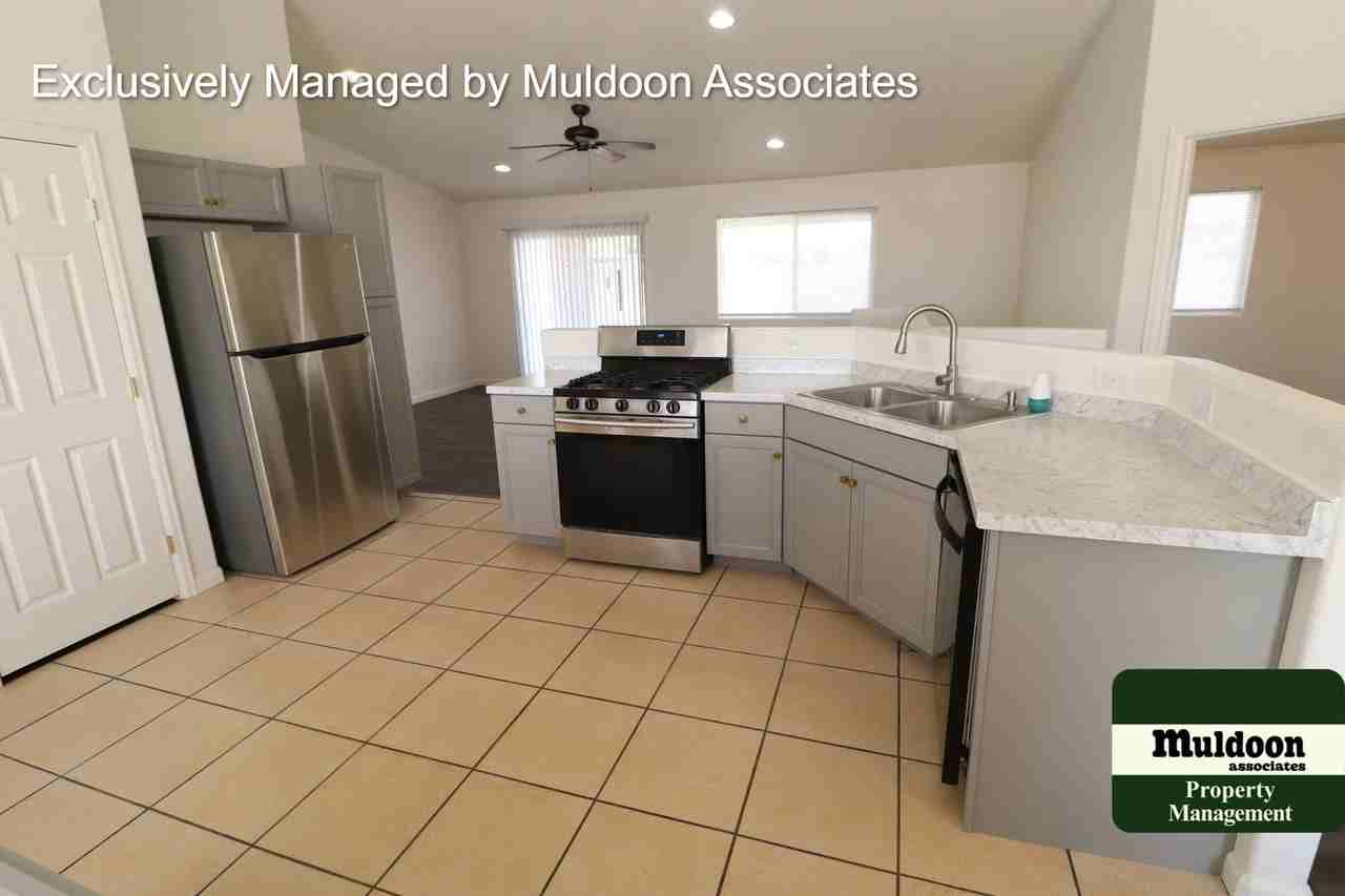 1661 W Siesta Dr - Photo 2 of 19