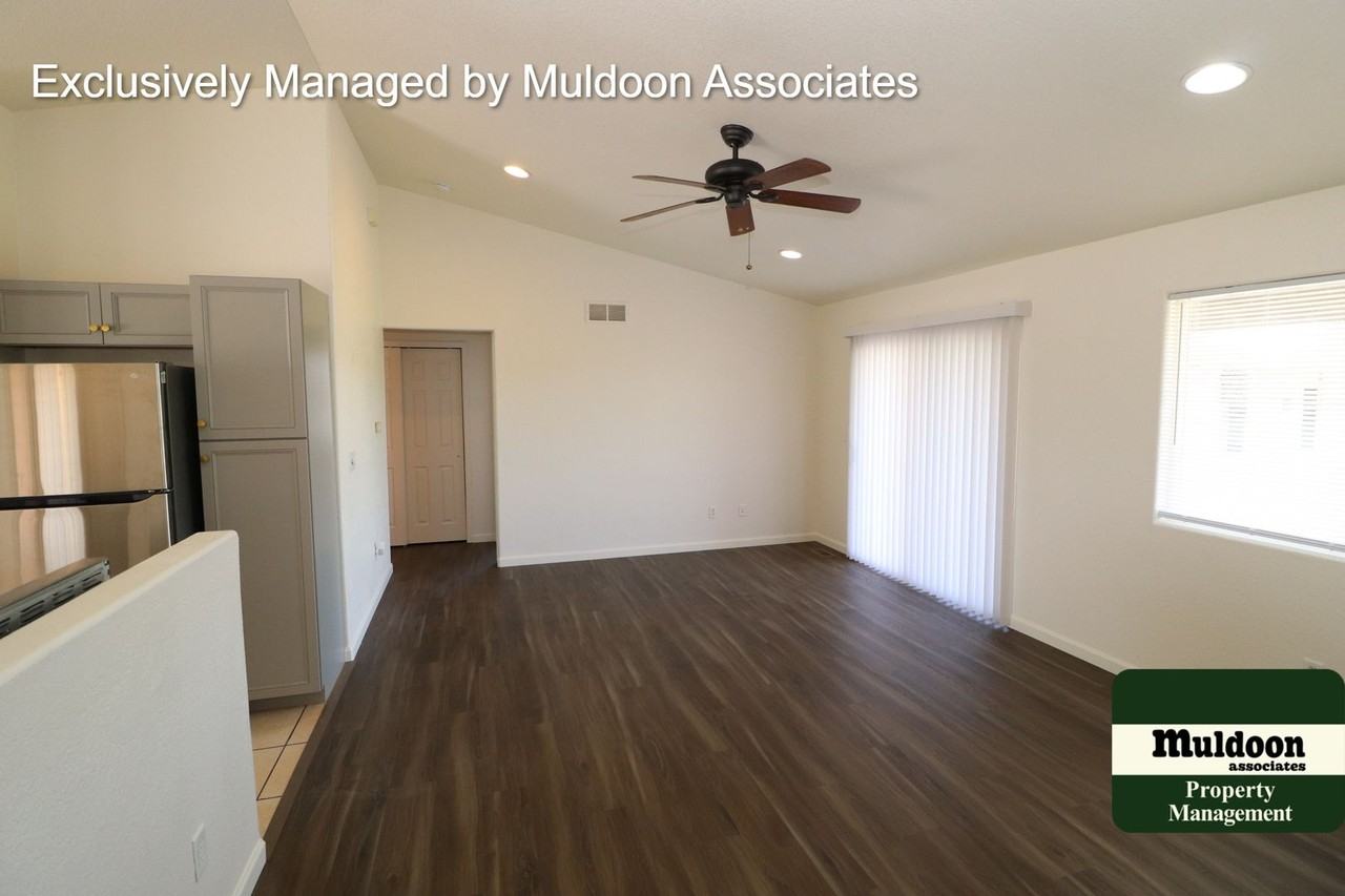 1661 W Siesta Dr - Photo 3 of 19