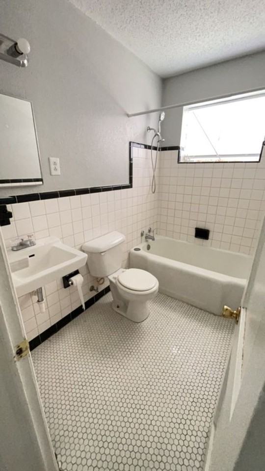 1322 W Rupe Ave - Photo 3 of 7