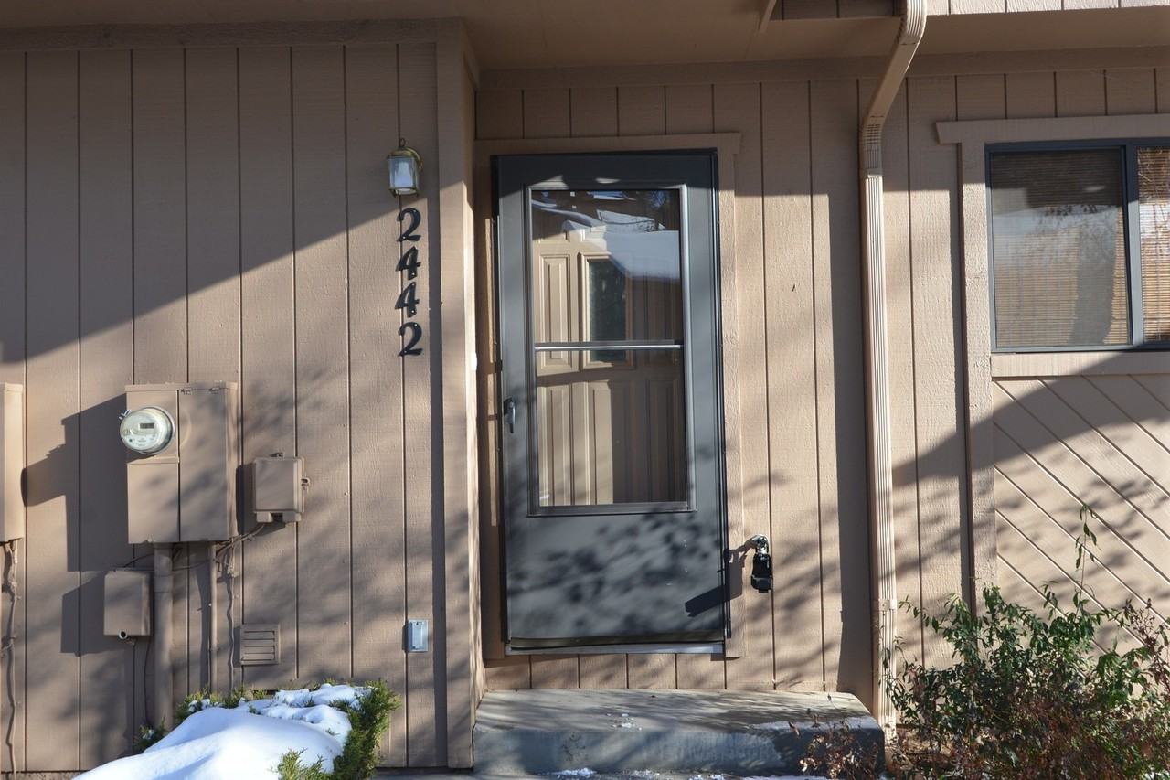2442 N Earle Dr - Photo 2 of 17