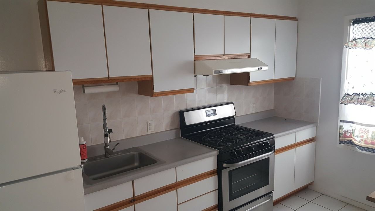 208 Ward St - Photo 2 of 15