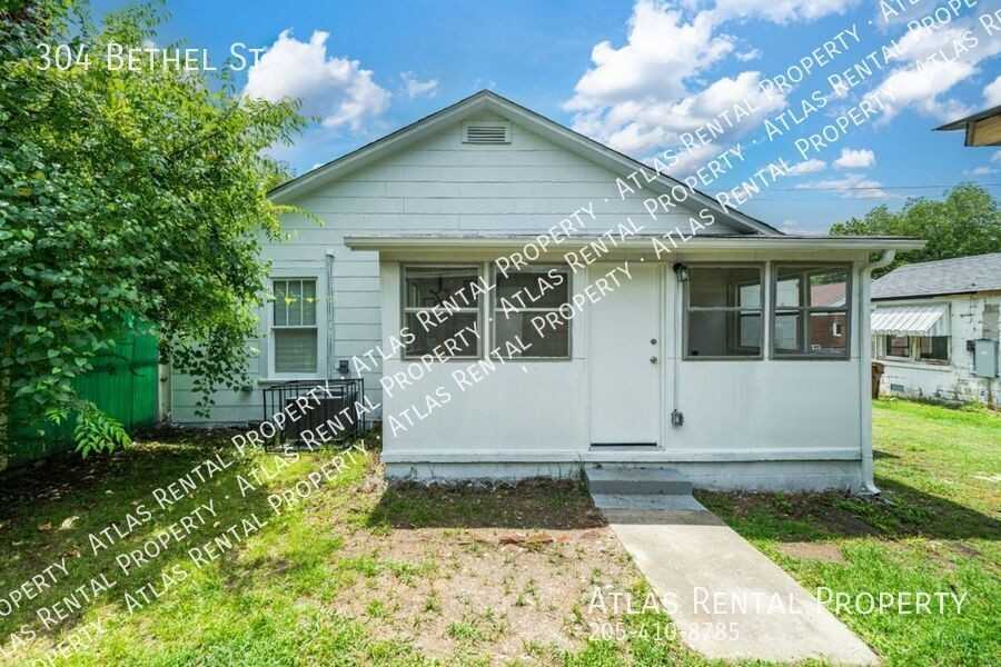 304 Bethel St Ne - Photo 3 of 19