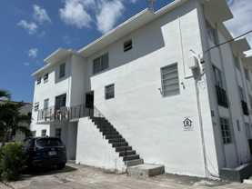 Spacious 2 Bedroom, 1.5 Bath Apartment – - Photo 1 of 1