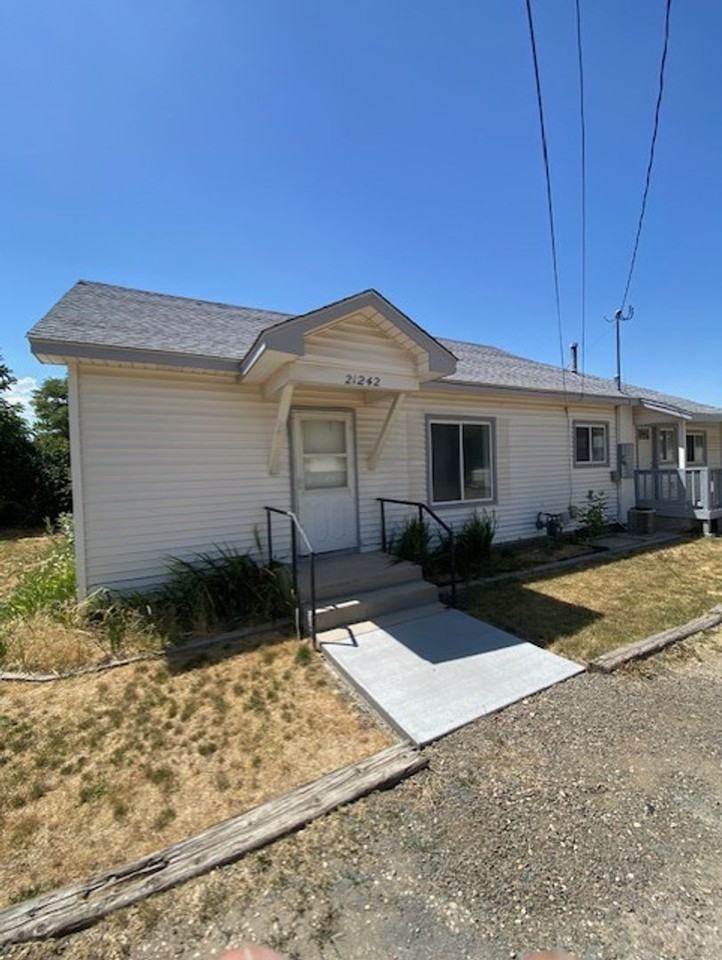 21242 Main St - Photo 2 of 21