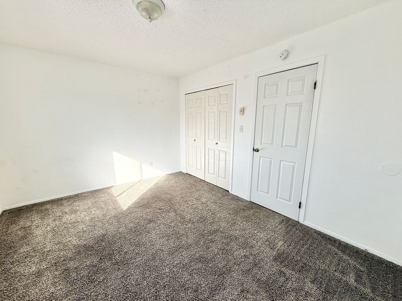 37 Royal Crest Drive #D - Photo 7 of 13