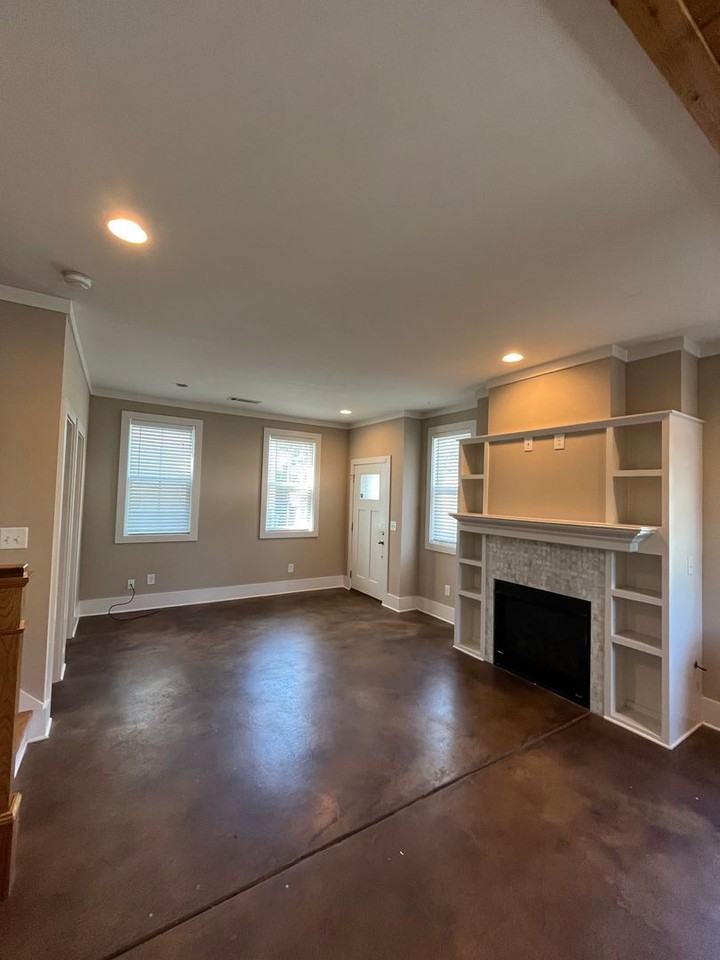 902 21st Ave N - Photo 2 of 11