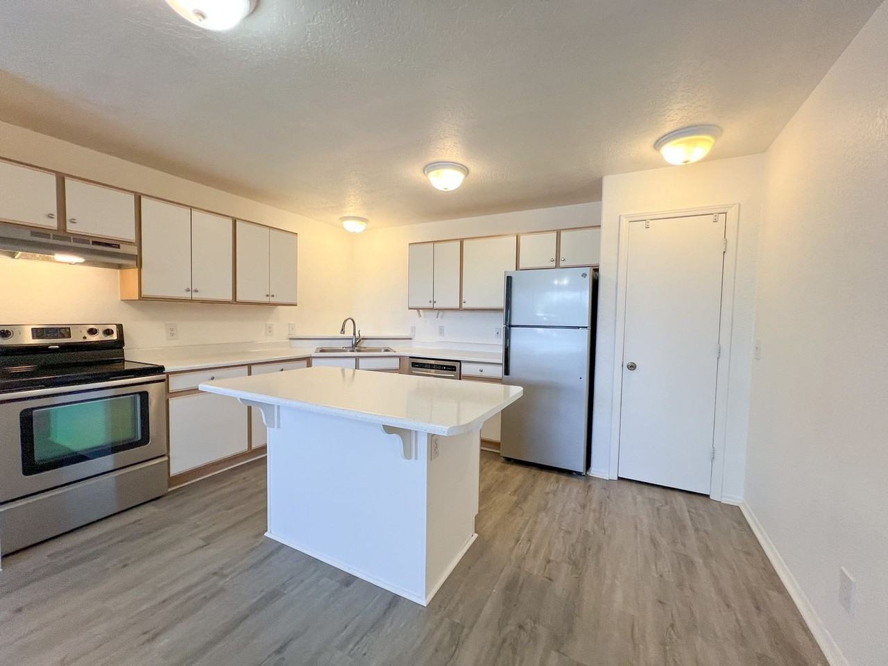 2573 S Quirt Cir #C - Photo 2 of 11